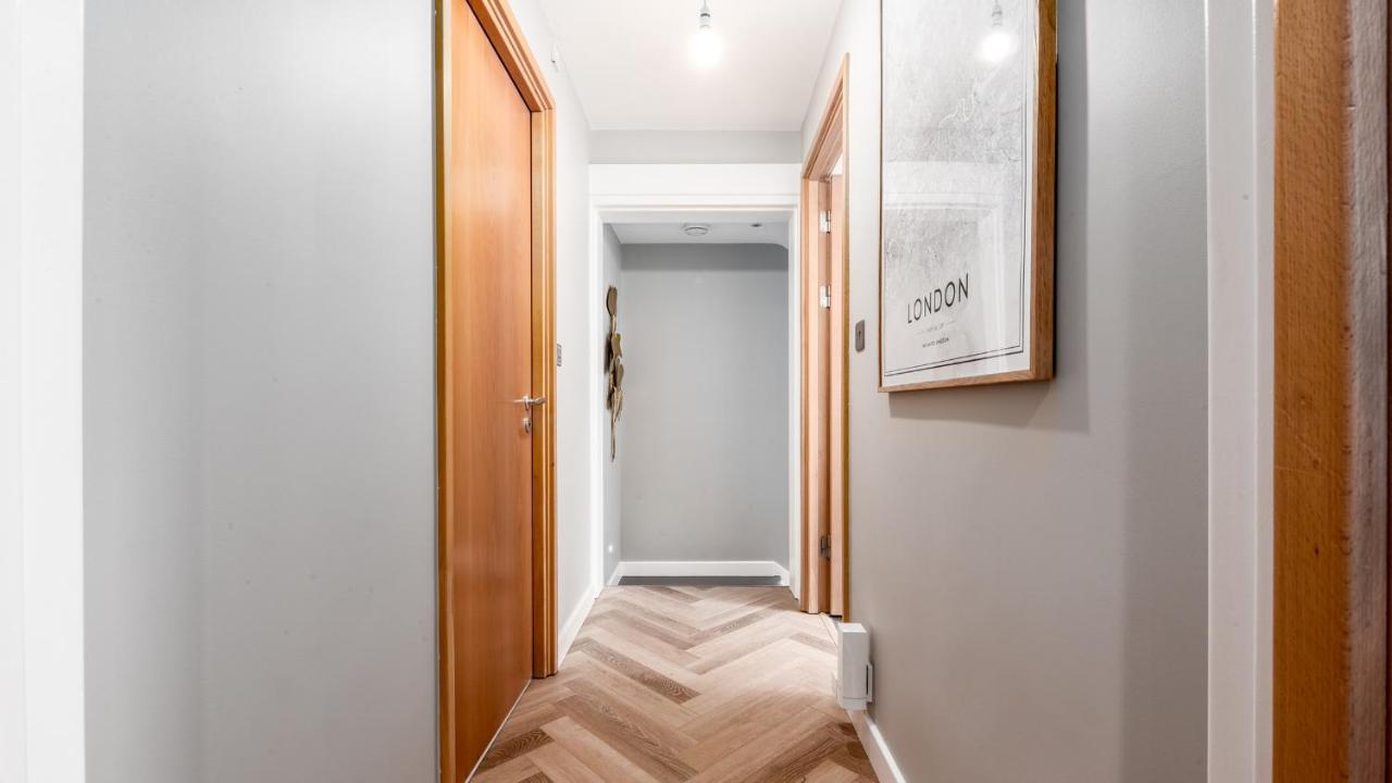 London'S Modern Nuance Apartment - Battersea Kültér fotó