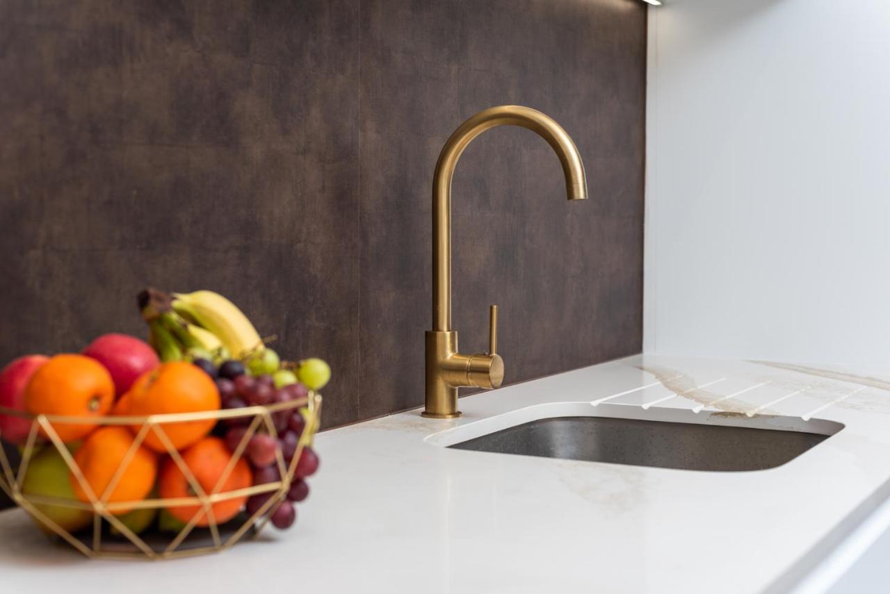London'S Modern Nuance Apartment - Battersea Kültér fotó